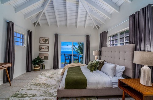 Estate Caret Bay House | 5BR Villa w/pool in peaceful residential neighborhood