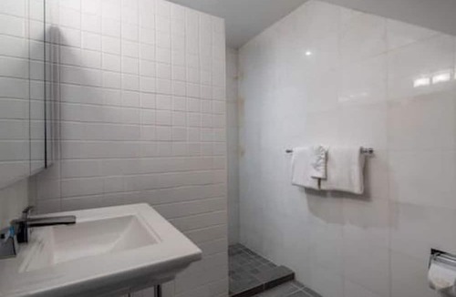 Nazareth Villa | Vessup View · 5BR -Walk to the beach! Close to the Ritz Carlton!