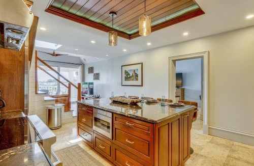 Nazareth House | Walk to Beach: St Thomas Condo w/Balconies
