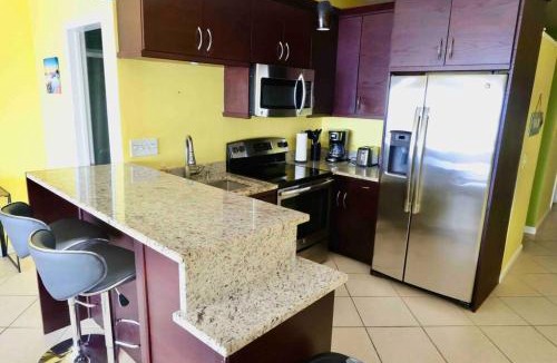 Red Hook House | Amazing View 1 Bed1 Bath Villa On Red Hook Strip