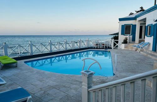 North Star Villa | North Star Villa Oceanfront Family-Retreat With Pool