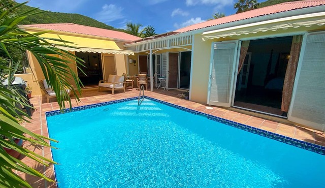 Beautiful Cottage with Private Pool in the Exclusive East End! (See video tour!)