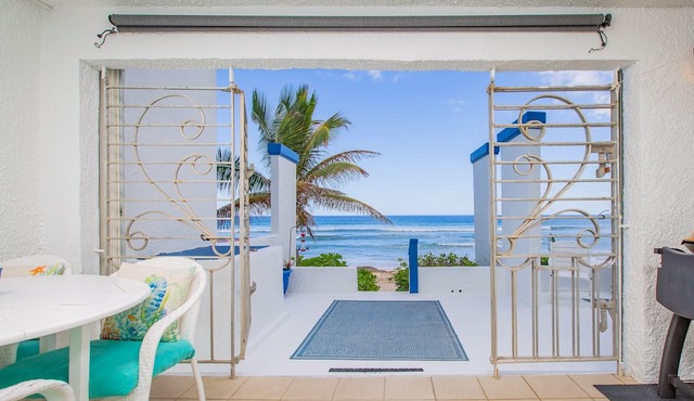 Oceanfront Paradise: 2-bedroom Condo with AC in Charming St Croix