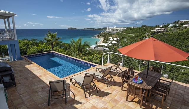 CalypsoBlu - Beautiful views of Morningstar Beach and the cruise ships entering and leaving port! in St. Thomas