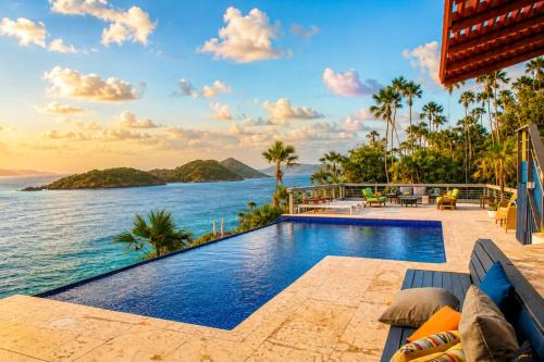 Spirit on the Water - Private, Infinity Pool, Ocean Front, 9 bedrooms