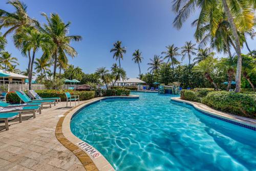 Walk to Beach: St Thomas Condo w/Balconies